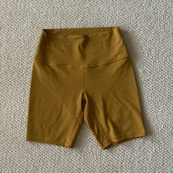 LULULEMON Align HR Short 8” Gold Spice Nulu Size 6 High Rise Biker Shorts GUC - Picture 1 of 10